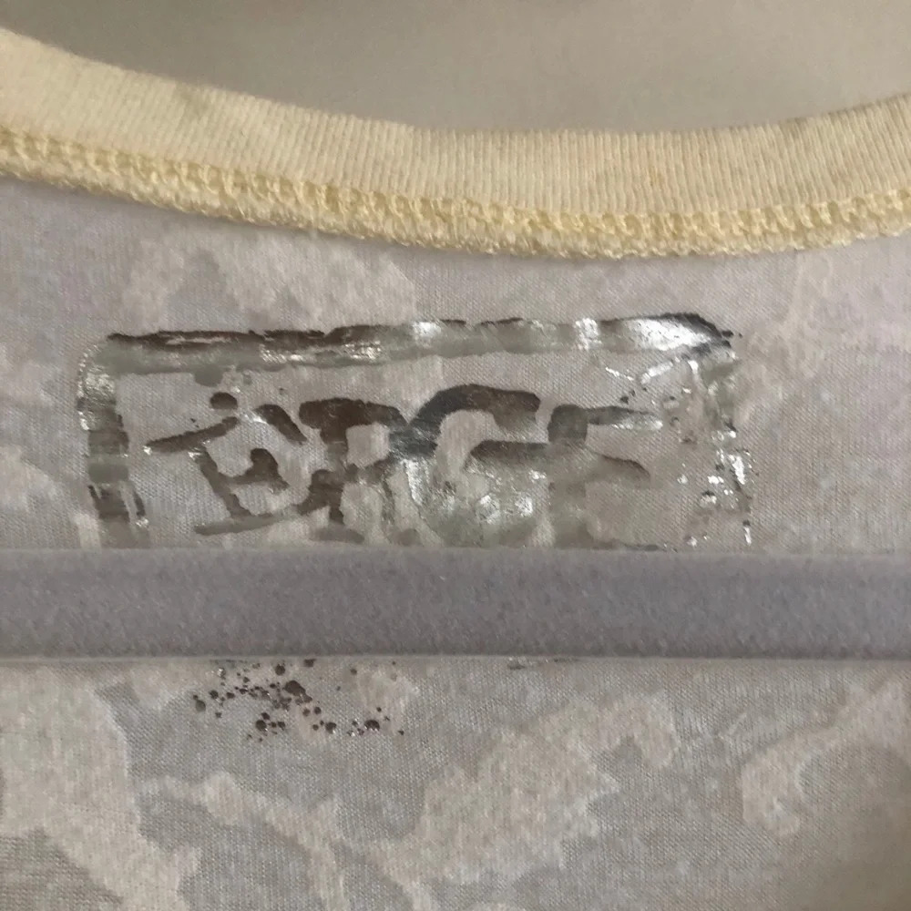 3 for $20 ERGE tee. Size L - Picture 4 of 5